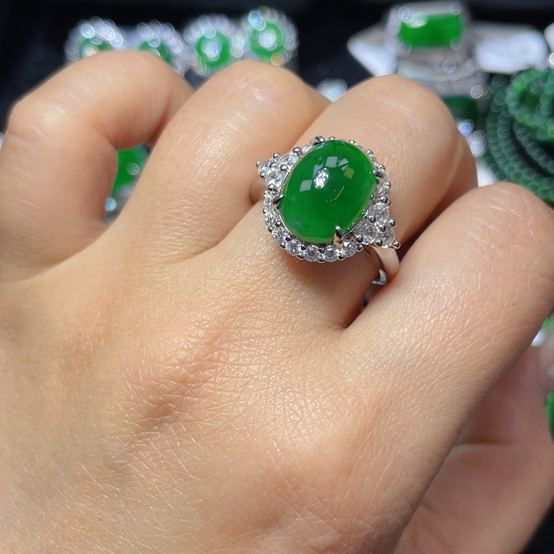 翡翠颈饰银S925镶嵌翡翠