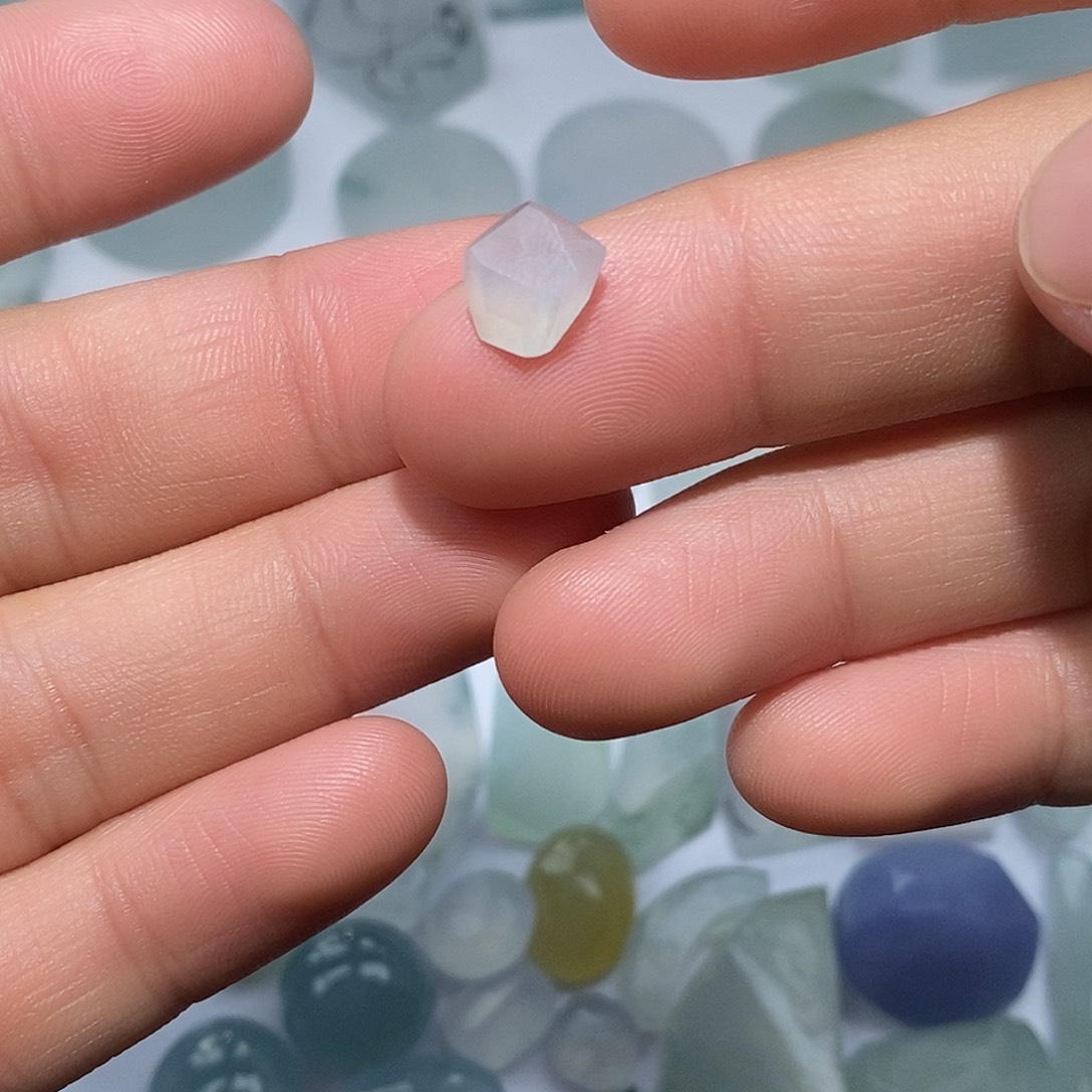 o***e翡翠未镶嵌颈饰6544