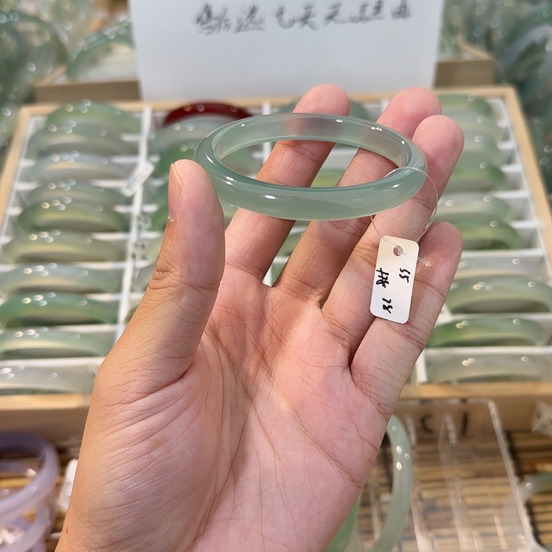 玛瑙/玉髓未镶嵌手镯圈口55