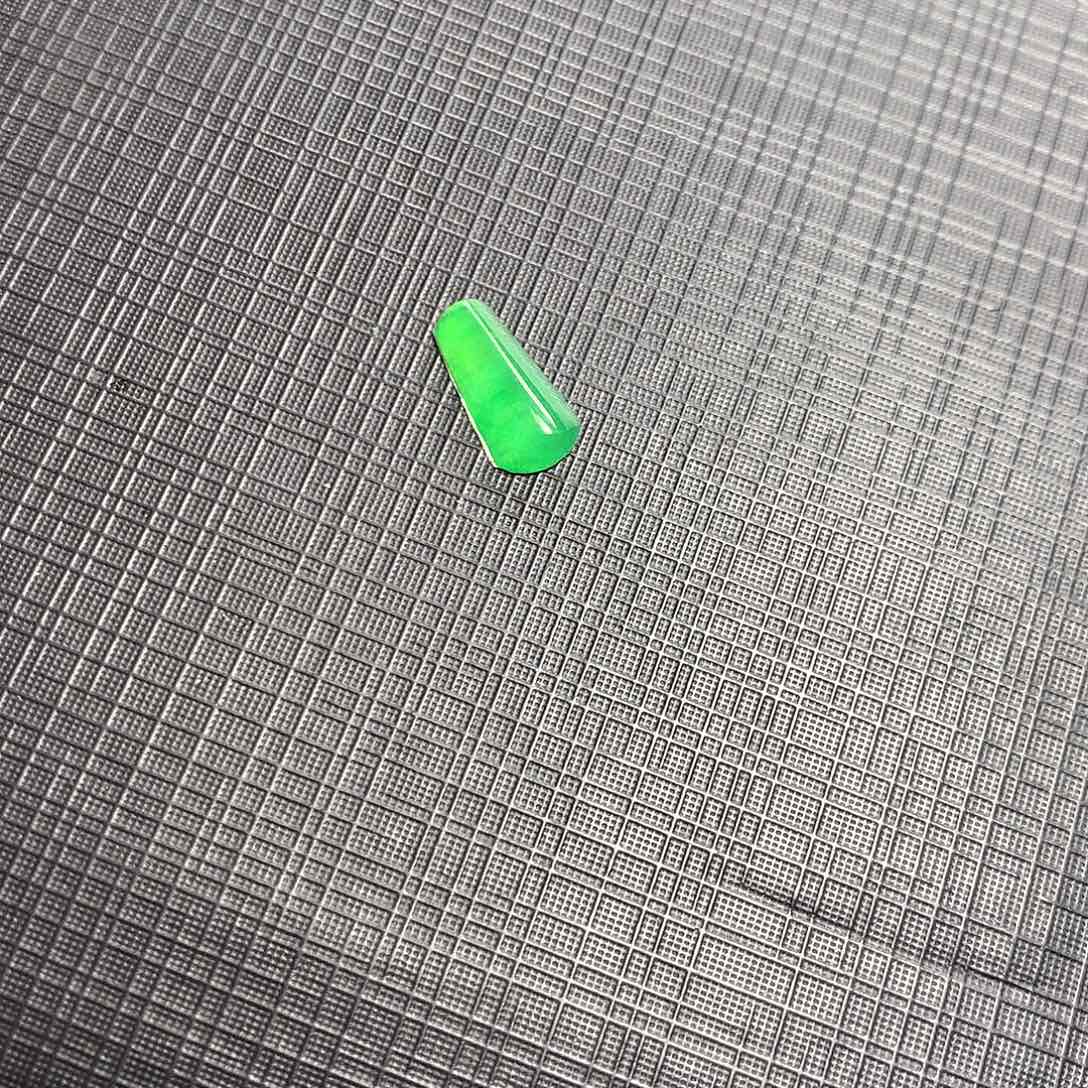 翡翠颈饰未镶嵌森*翡翠