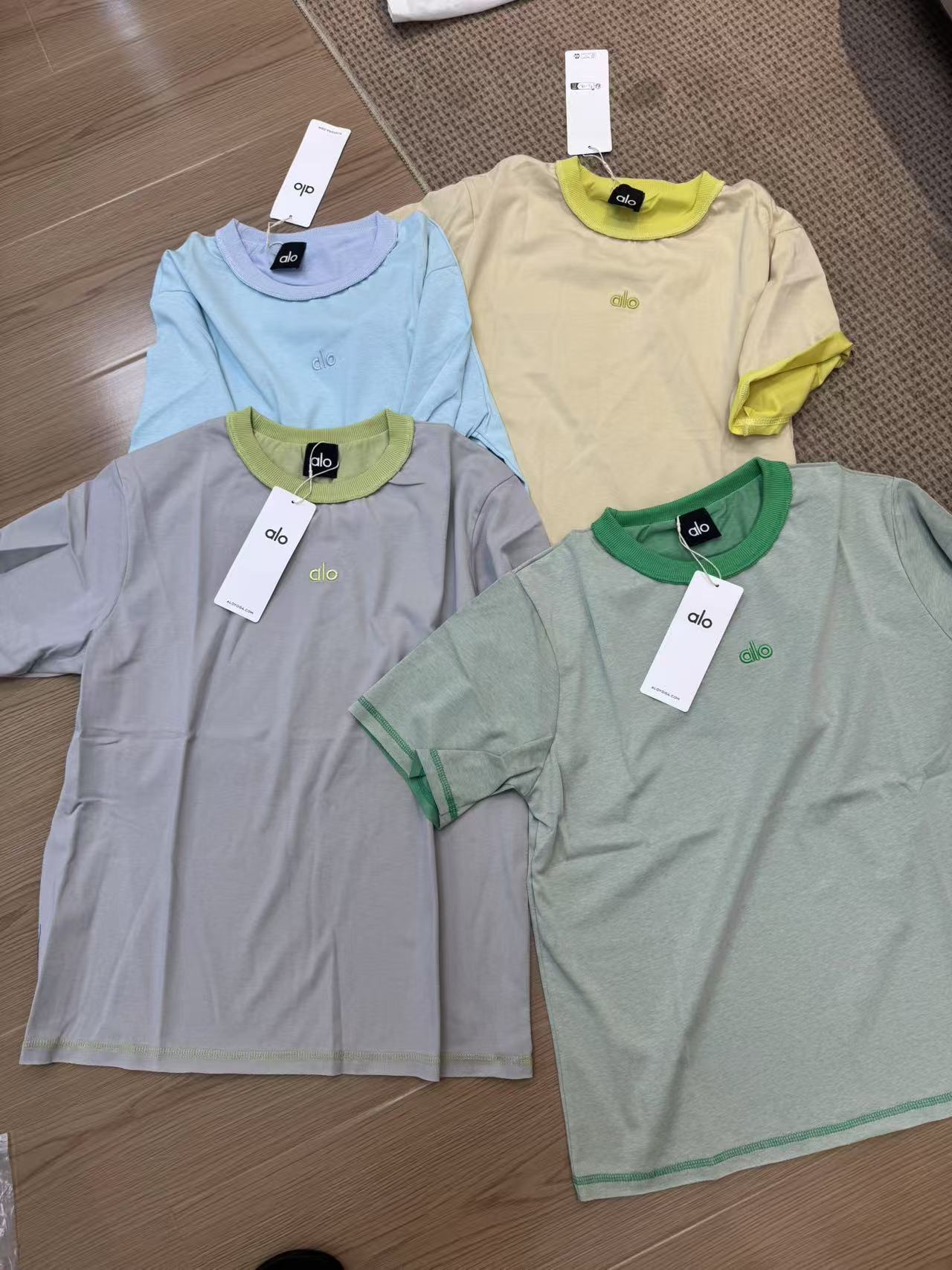 小孟~新款小字母杂志风撞色短袖T恤