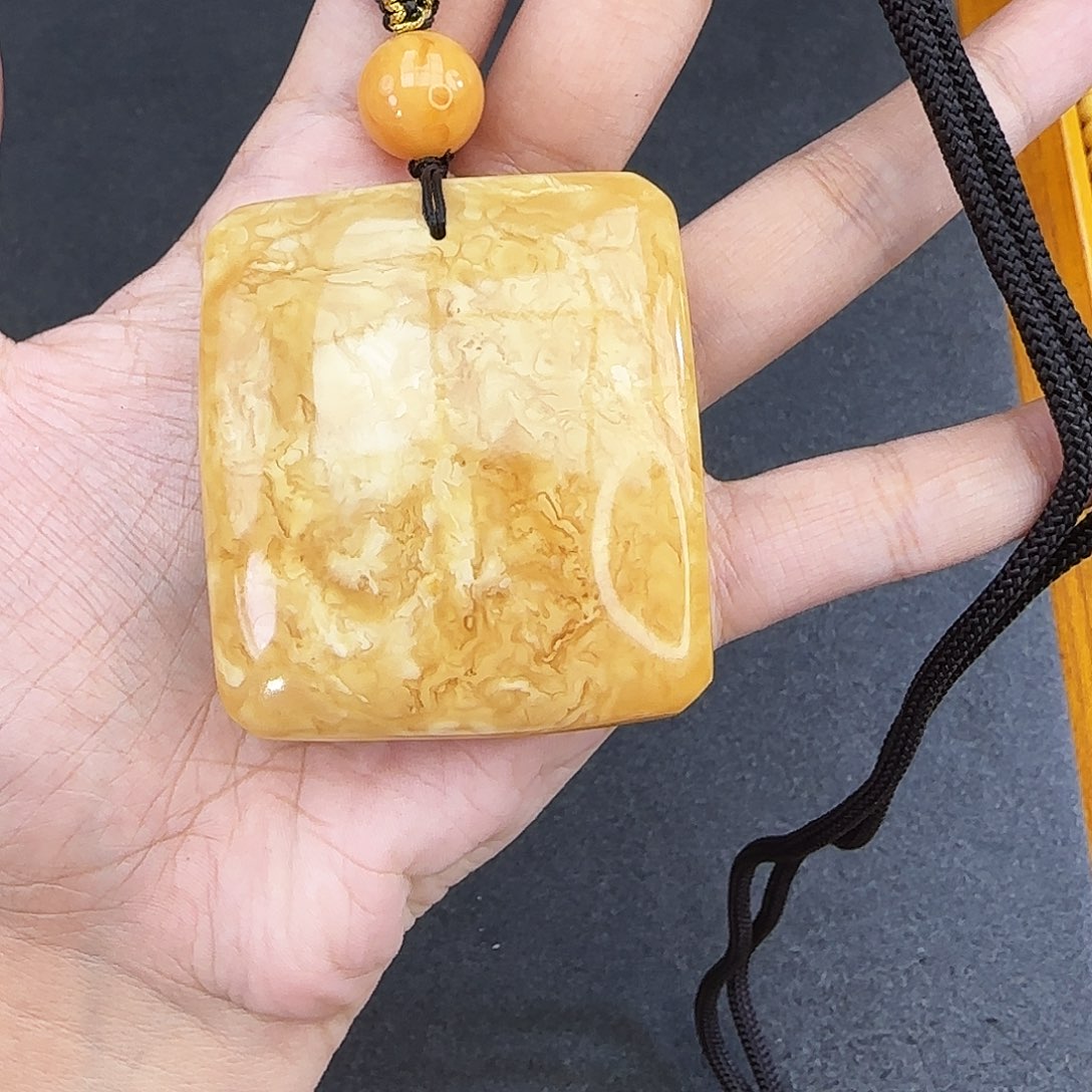 琥珀颈饰未镶嵌吊坠