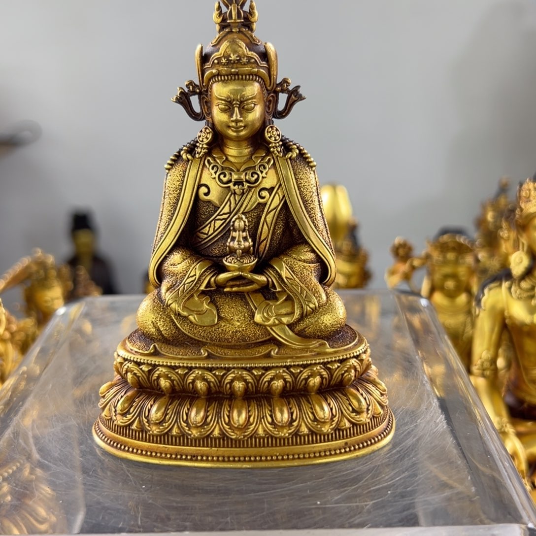 珀*佛像的造型和造型