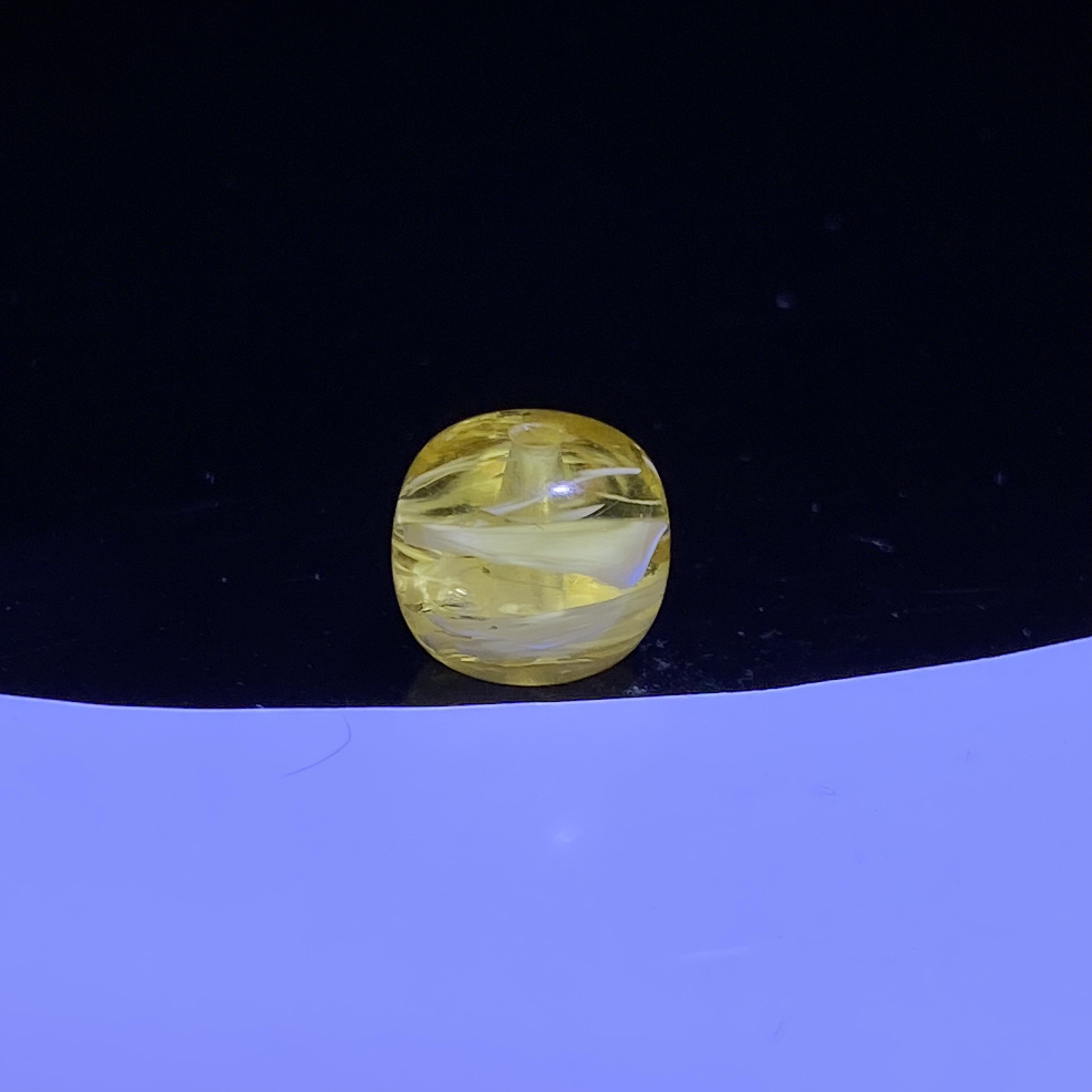 琥珀蜜蜡金瓷白妖花透金拉丝纹老型单珠9.1mm