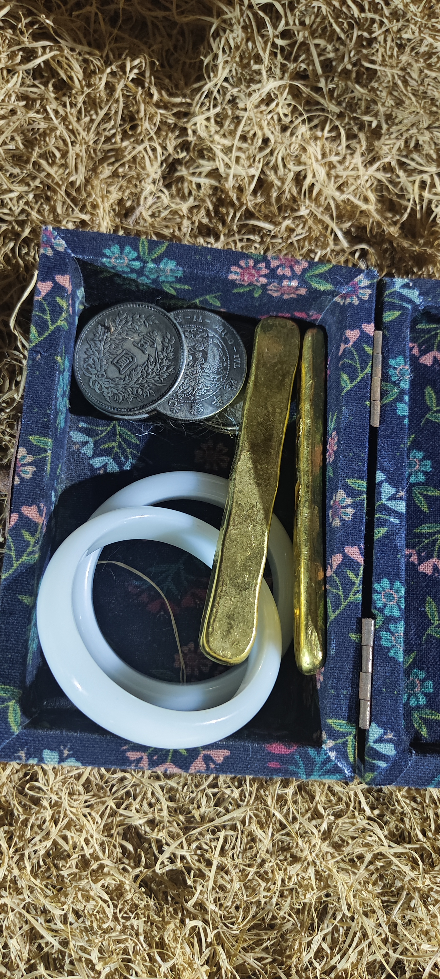 1个开封蓝色花朵小盒子摆件链接1号