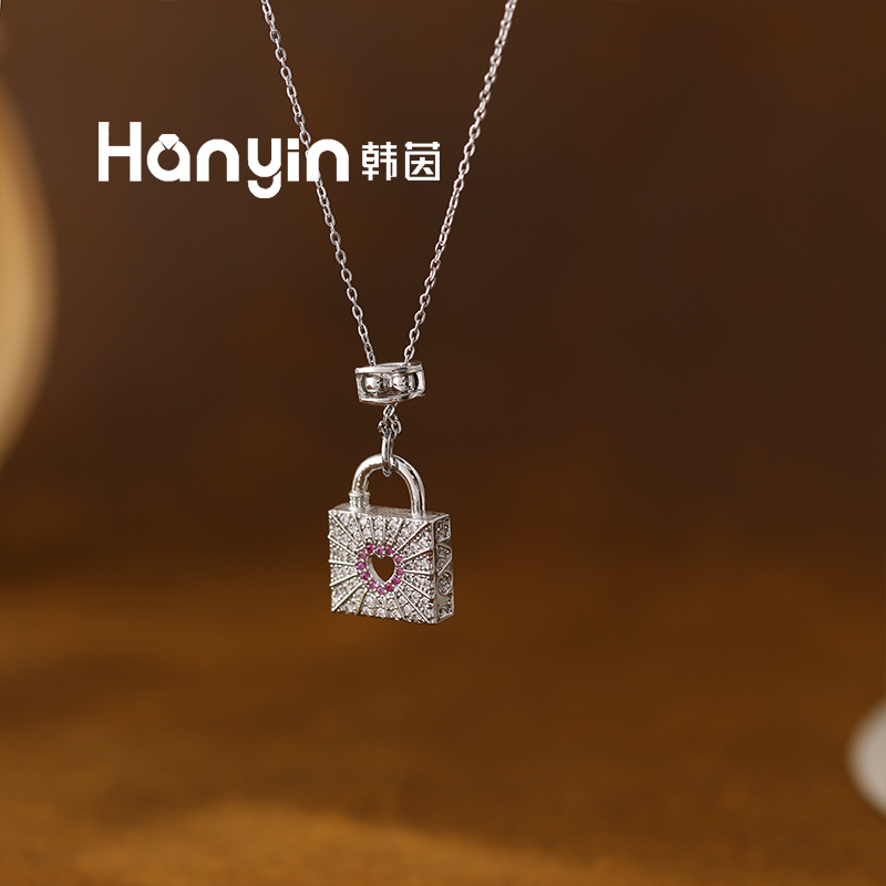 铜合金项链 原创设计高级感轻奢满镶镂空爱心包包项链AAA