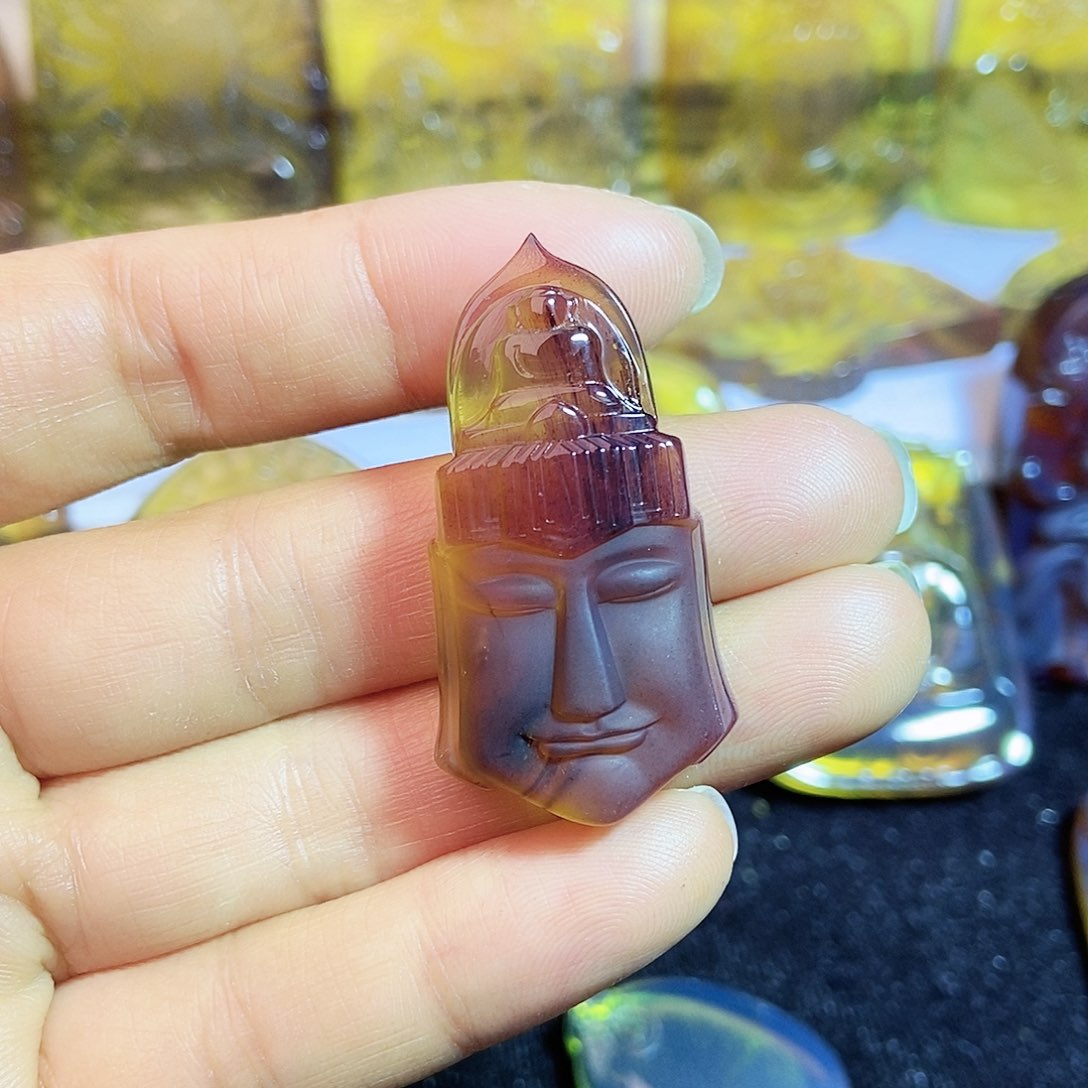 琥珀颈饰未镶嵌佛头