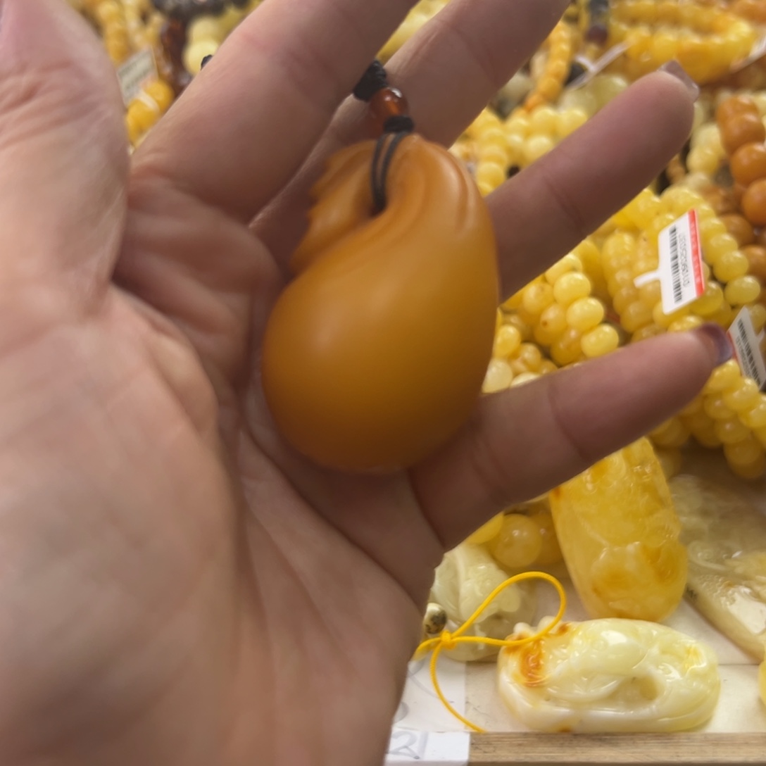 琥珀珠宝奇石未镶嵌