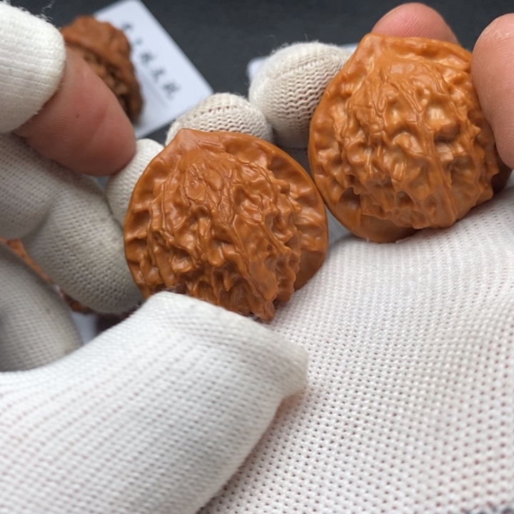 郭***遠把件文玩核桃图图