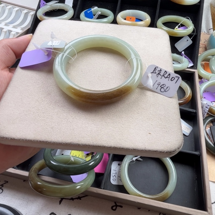 未镶嵌手镯和田玉玲珑美镯56.3