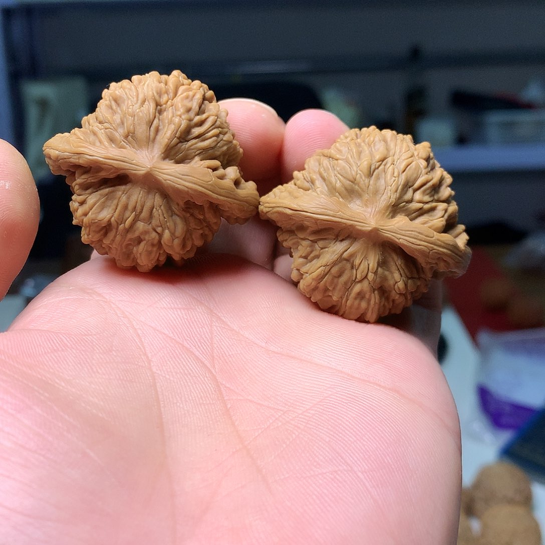 核桃把件44尺寸山地四座楼飞碟桩型