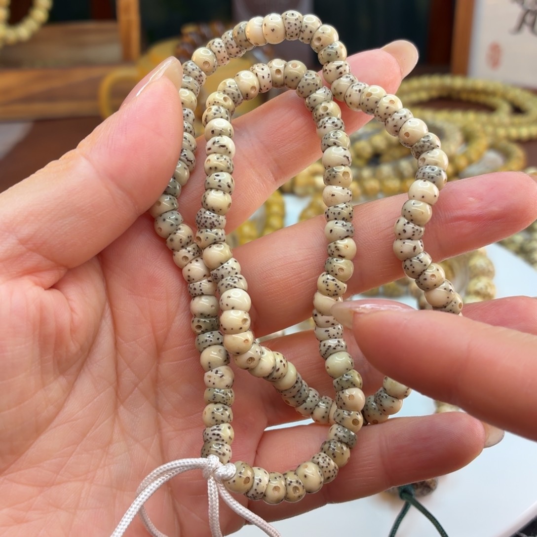 星月菩提吊坠海南星月菩提骨瓷白蒜瓣大肠