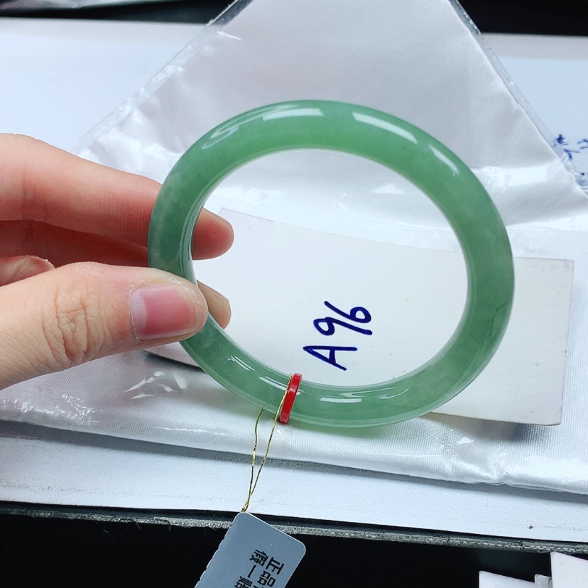 【闪购商品】翡翠手镯（圆镯）未镶嵌天然缅甸a货手镯52+