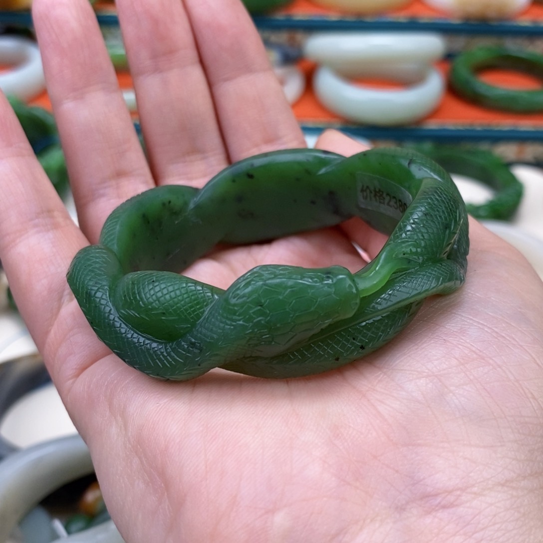 和田玉手镯未镶嵌安*儿