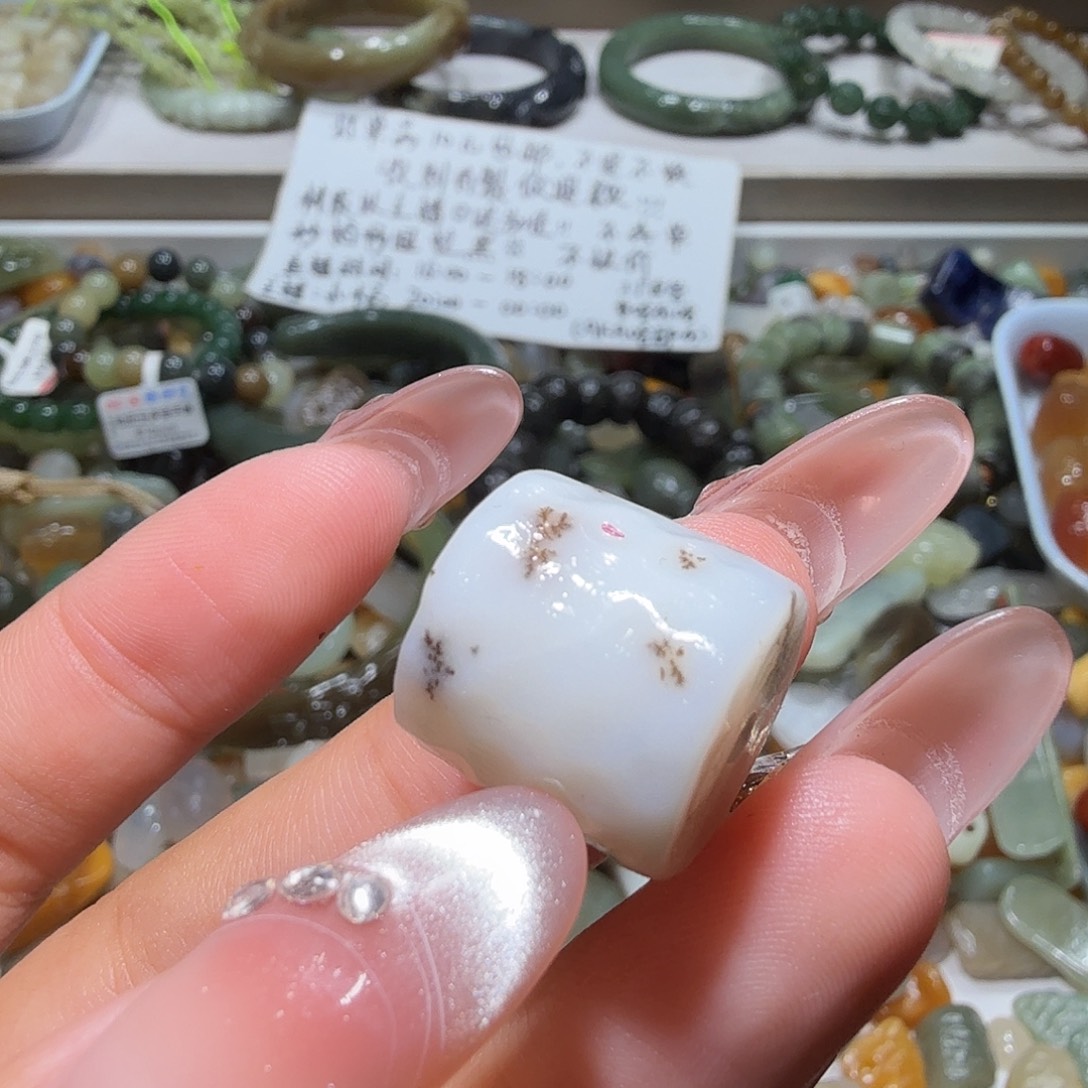 和田玉未镶嵌珠宝奇石