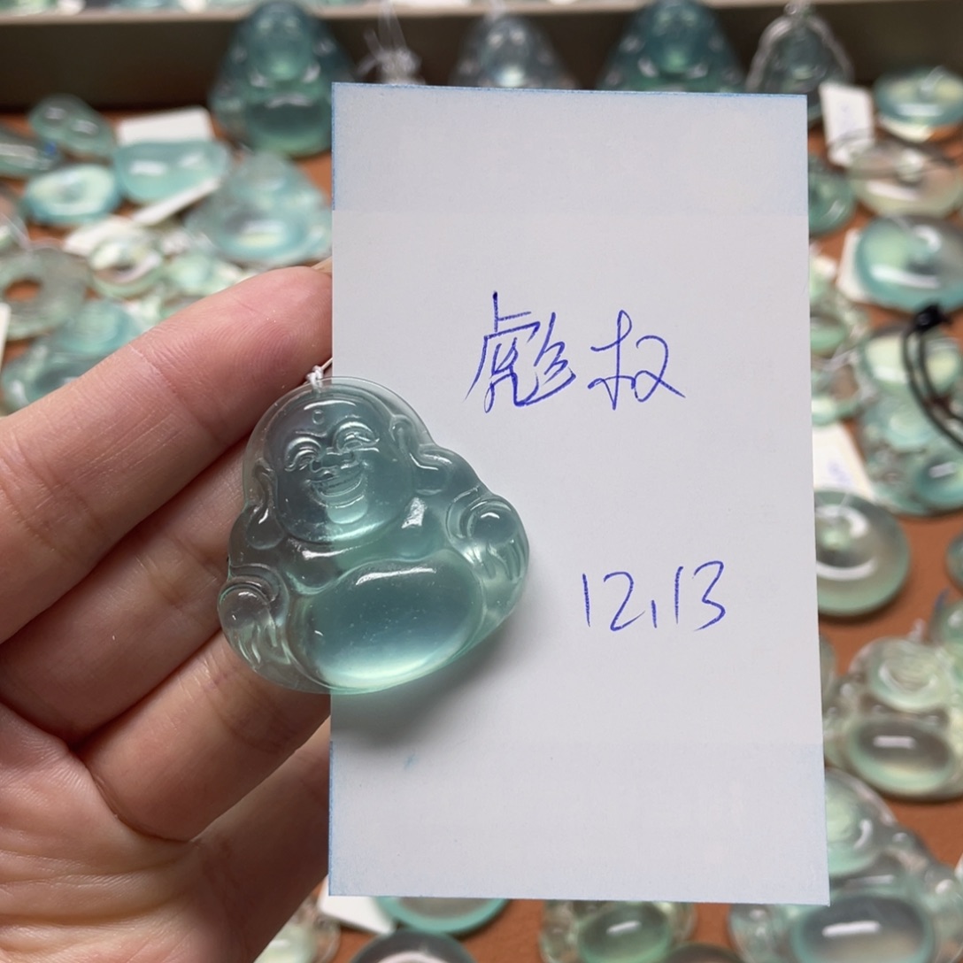 彪***权蛇纹石玉未镶嵌颈饰