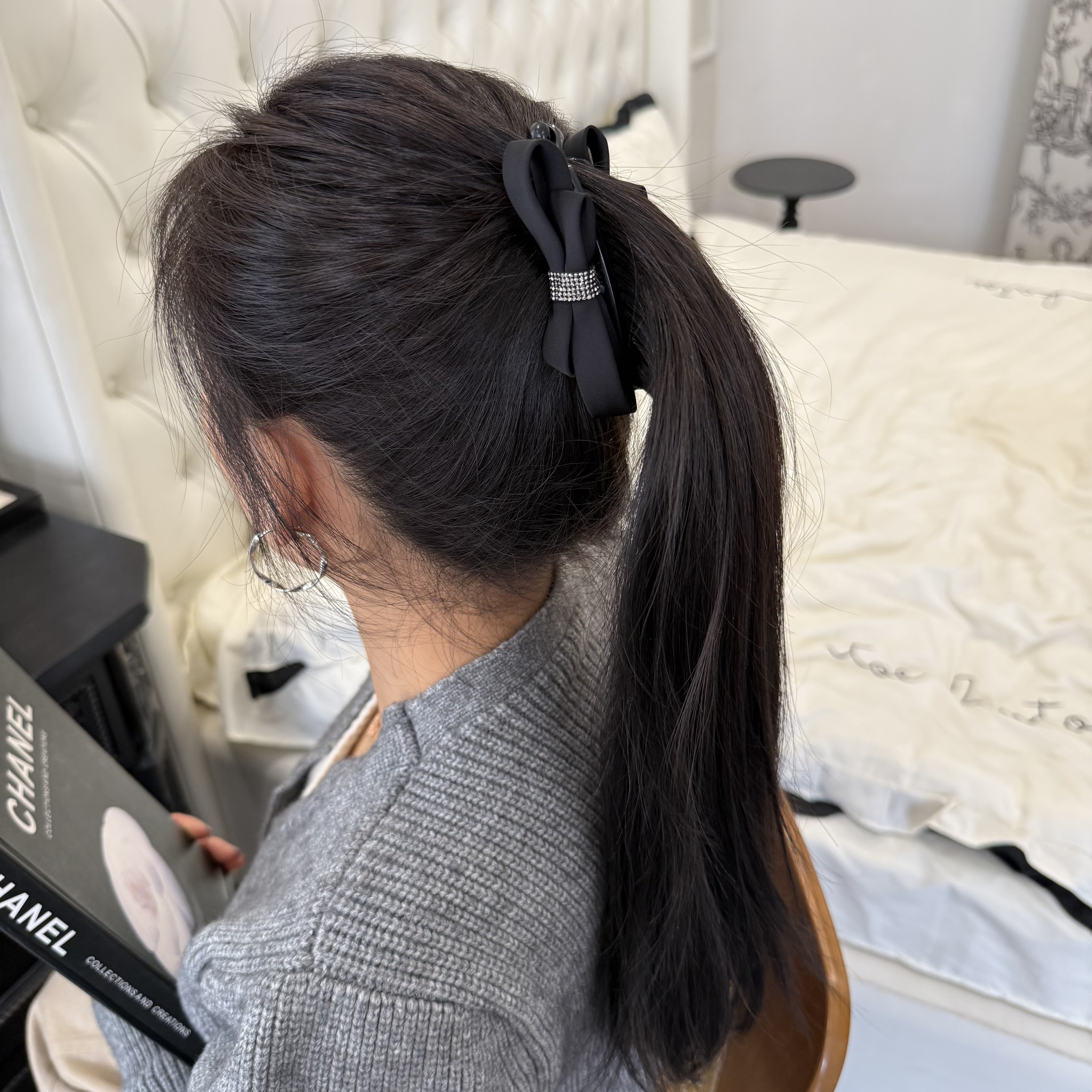 【千金】系列新款精致黑色双蝴蝶结烫钻百搭香蕉夹5590