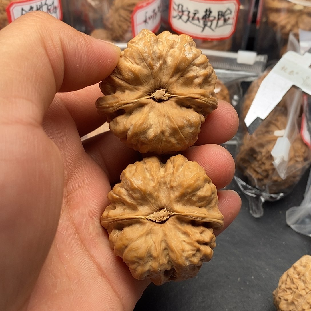 文玩核桃把件一**马蛤蟆45