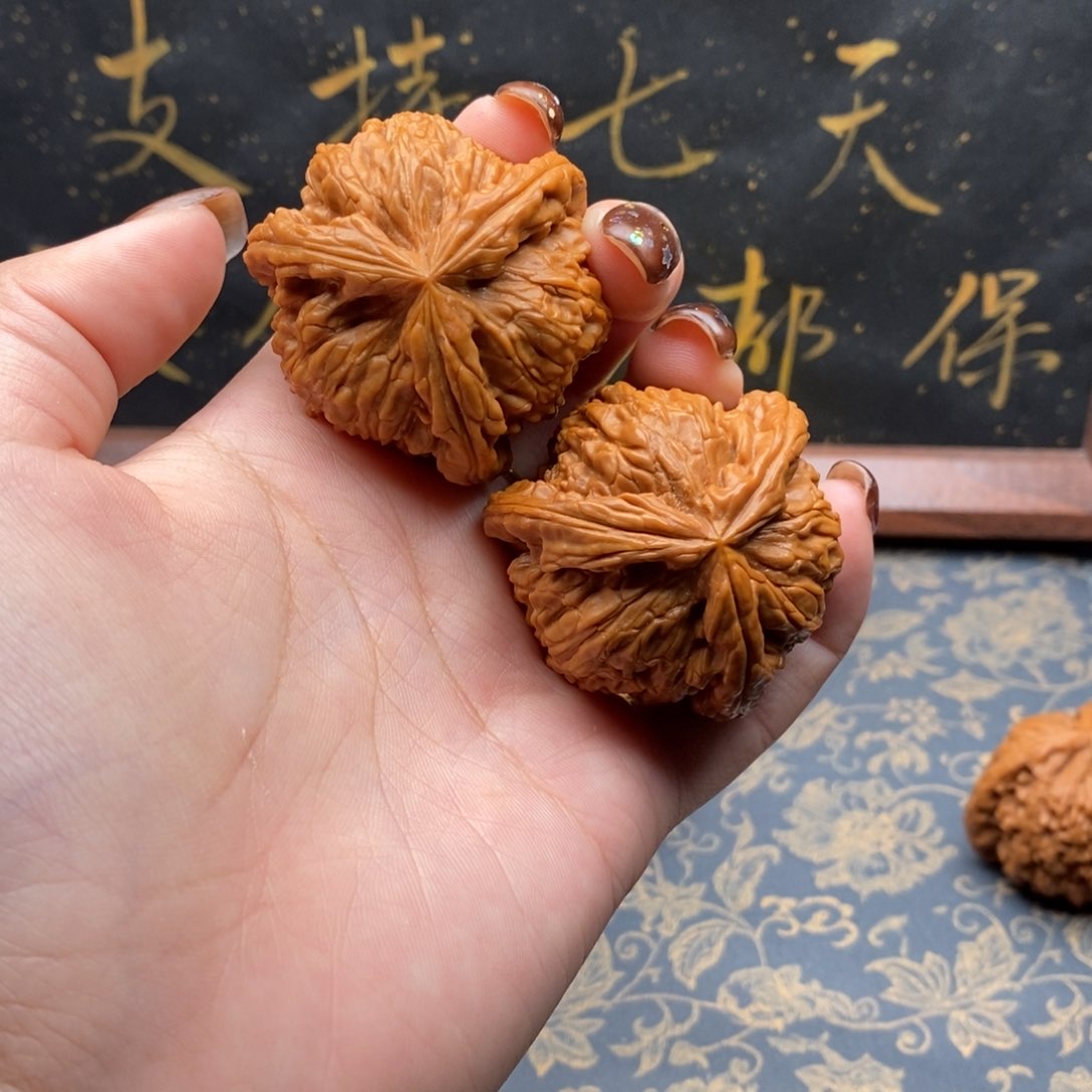 吊坠文玩核桃大*白狮子