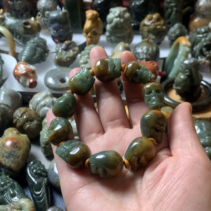 岫岩河磨玉（透闪石质玉）手链未镶嵌布*