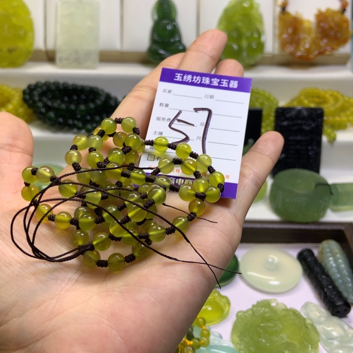 【闪购商品】未镶嵌蛇纹石玉颈饰啊*