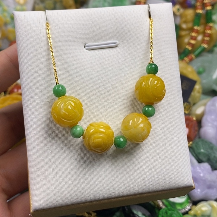 翡翠未镶嵌吊坠(赠链)