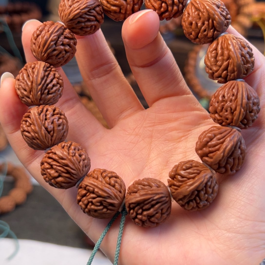 【闪购商品】桃核吊坠20刺龙元宝