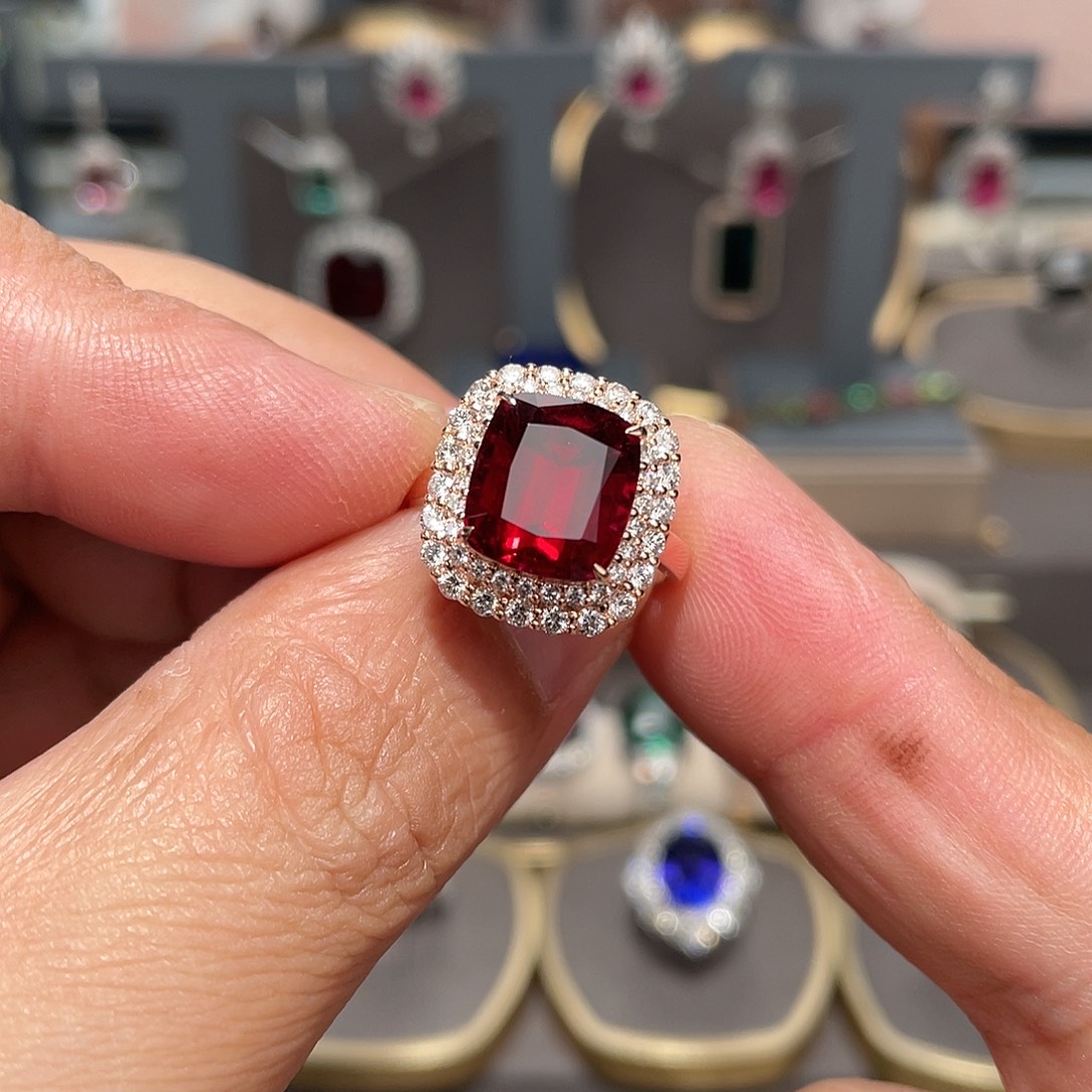 18K金镶嵌戒指碧玺5.25ct