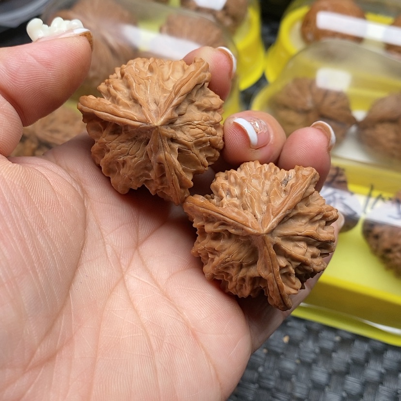 【闪购商品】把件桃核盘山正奔