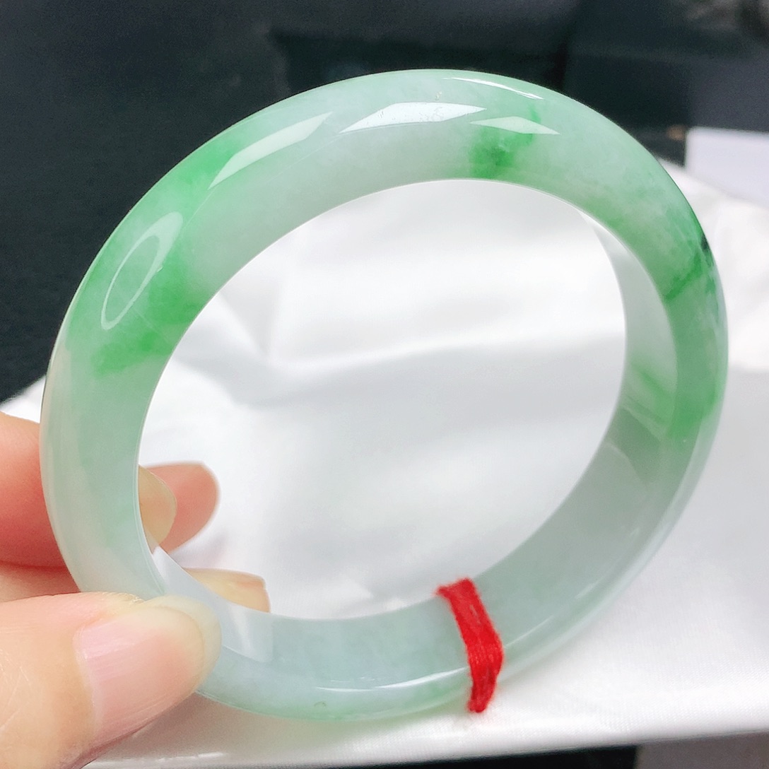 翡翠手镯未镶嵌正