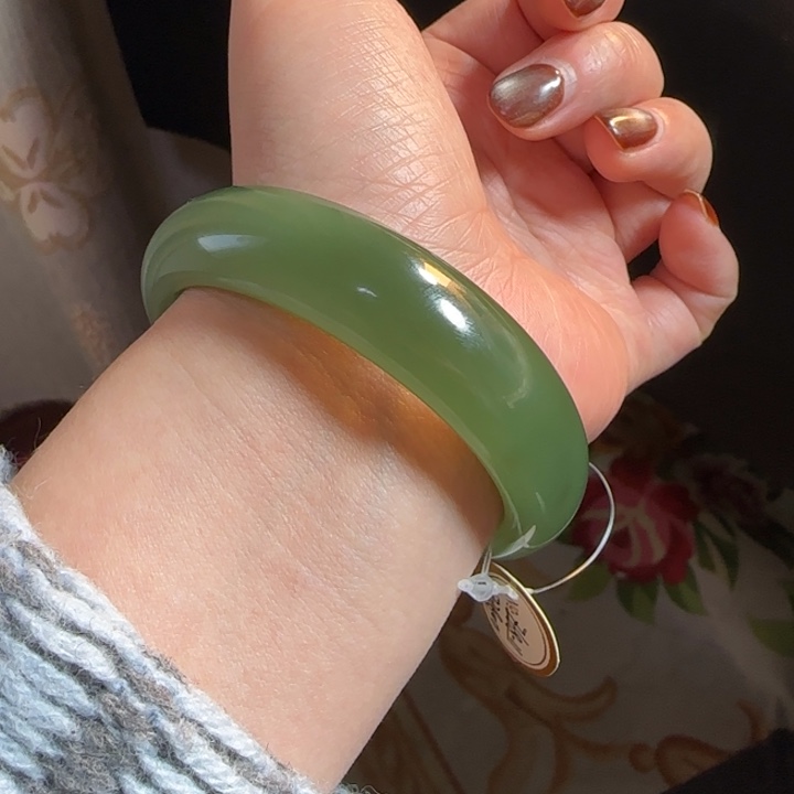 和田玉未镶嵌手镯