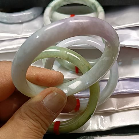 翡翠未镶嵌手镯A货翡翠