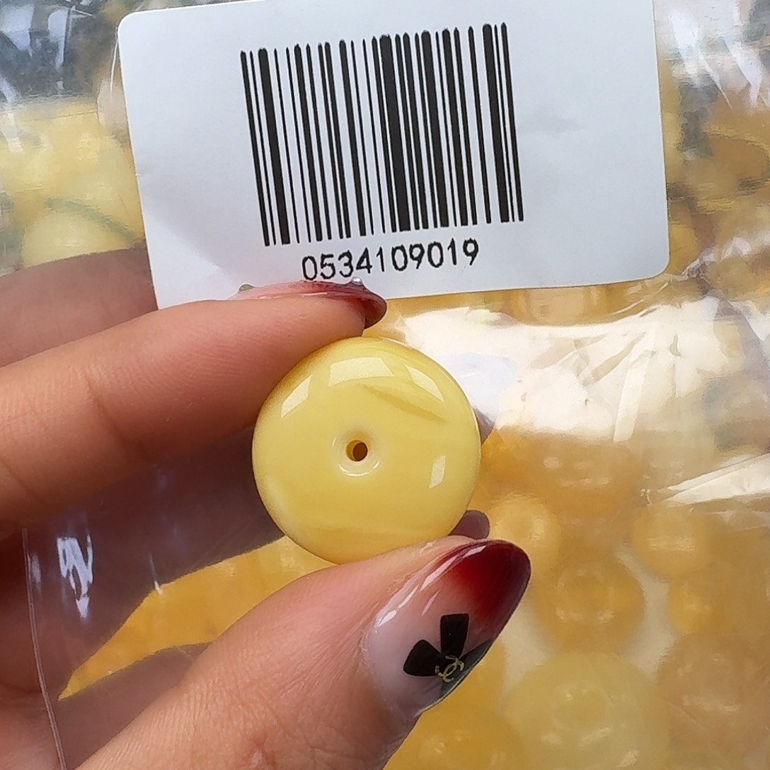 琥珀未镶嵌裸石悠悠