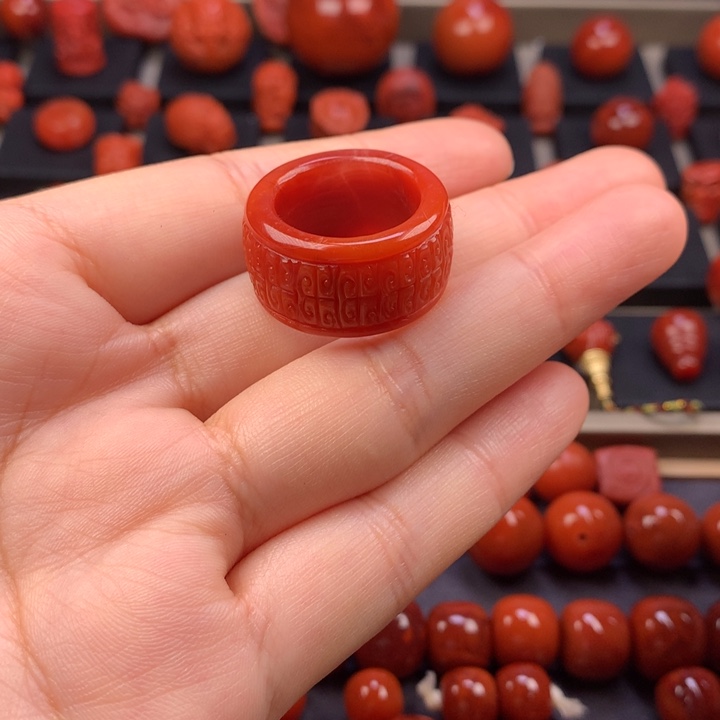南红玛瑙未镶嵌戒圈内径17MM+