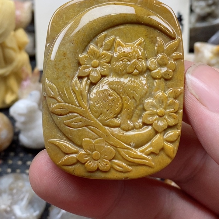 颈饰未镶嵌硅化珊瑚（珊瑚玉）有瑕