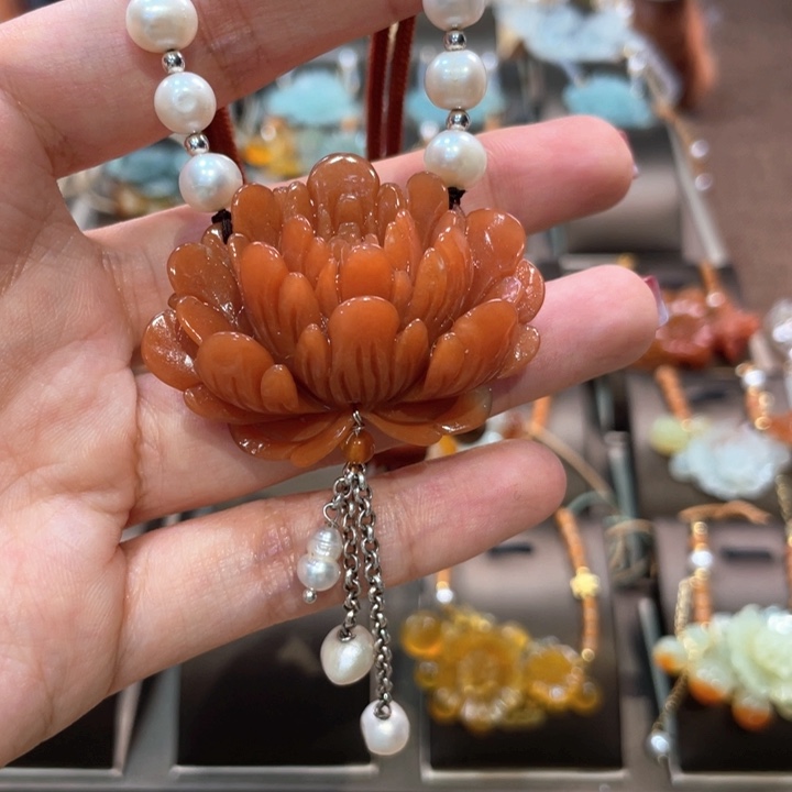 蛇纹石玉吊坠(赠链)未镶嵌