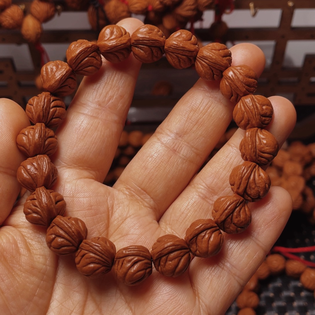 木质类龙纹桃枭手串