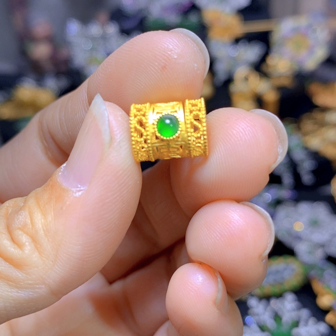 翡翠耳钉银S925镶嵌天然翡翠