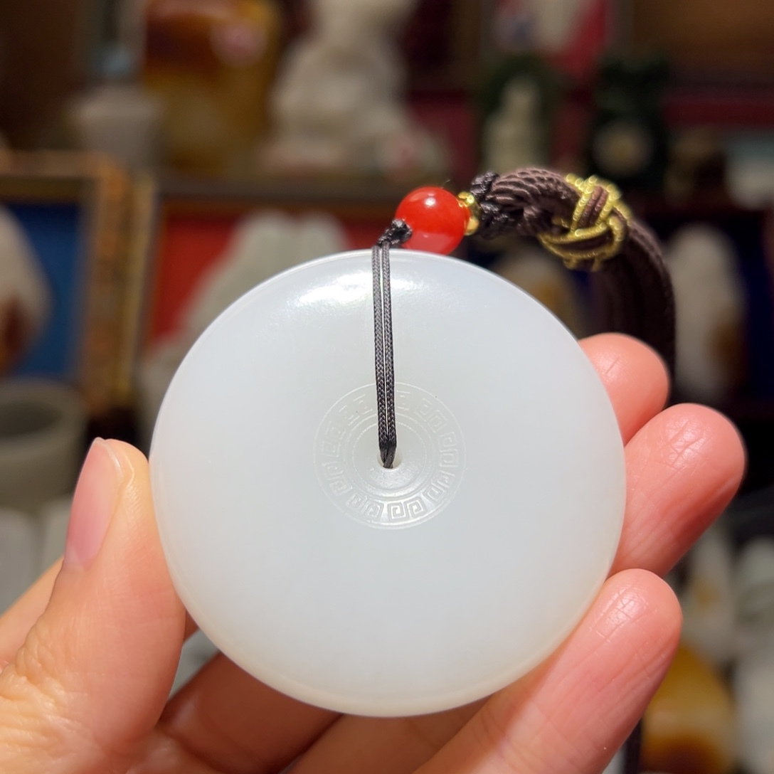 刘***威和田玉未镶嵌挂件