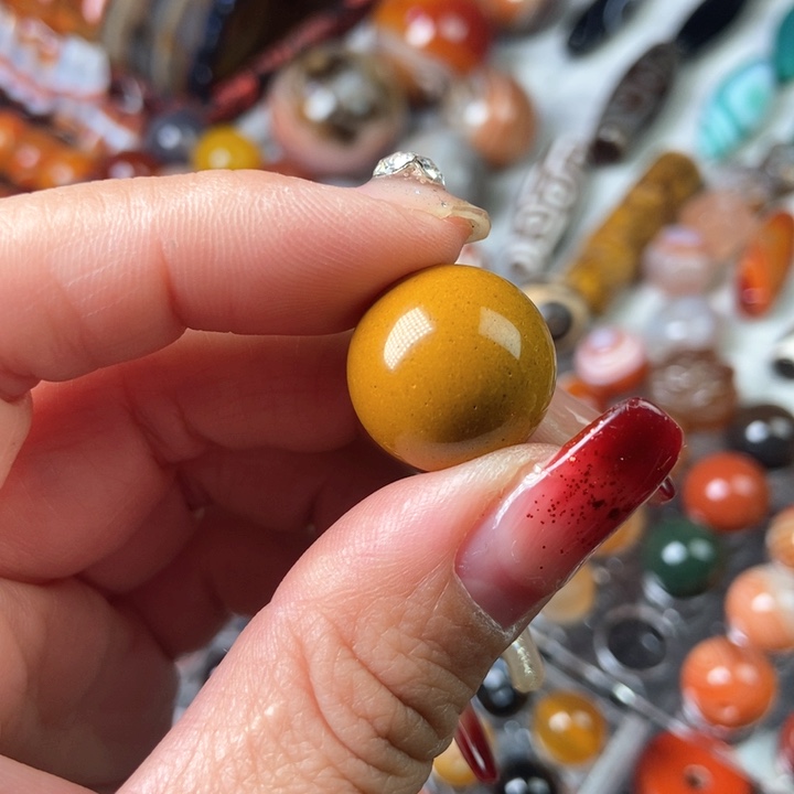 玛瑙/玉髓珠宝半成品未镶嵌17.8mm阿拉善黄色