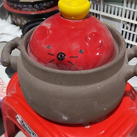 微瑕，明火，口径19高14带盖，3L，把子有裂痕