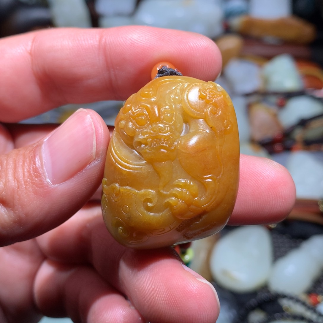 和田玉颈饰未镶嵌社**氓