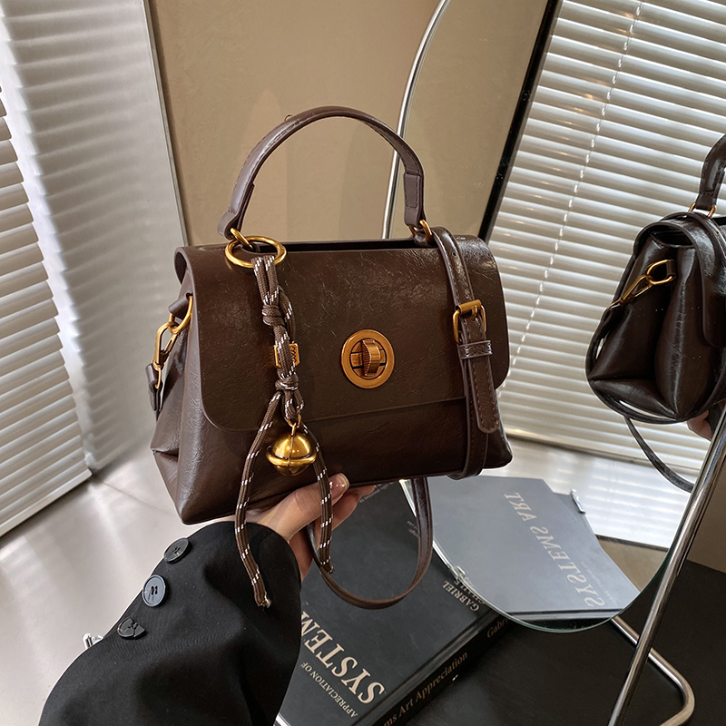 2025新款通勤大容量单肩包时尚简约手提包复古高级感斜挎包包女