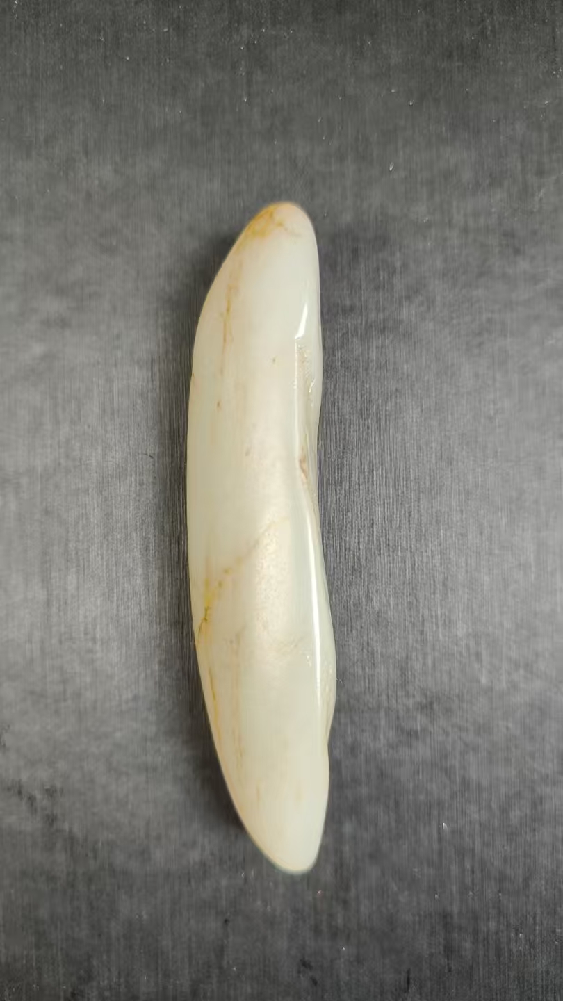巴依哥精美和田玉38.9克
