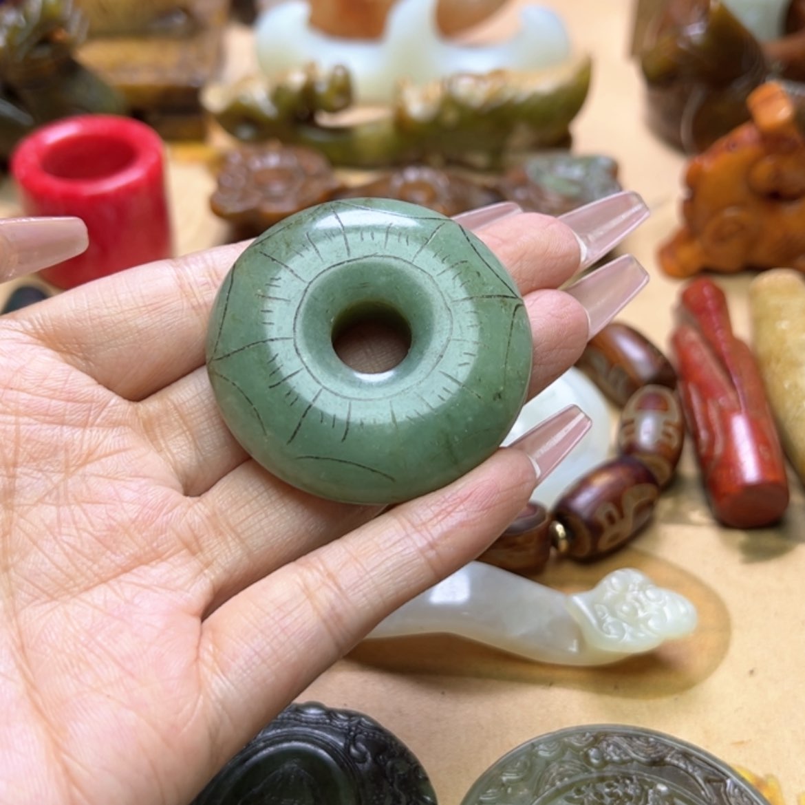 【闪购商品】蛇纹石玉颈饰未镶嵌