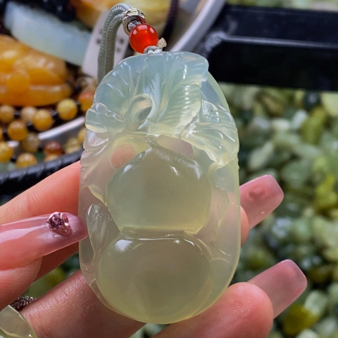 蛇纹石玉颈饰未镶嵌