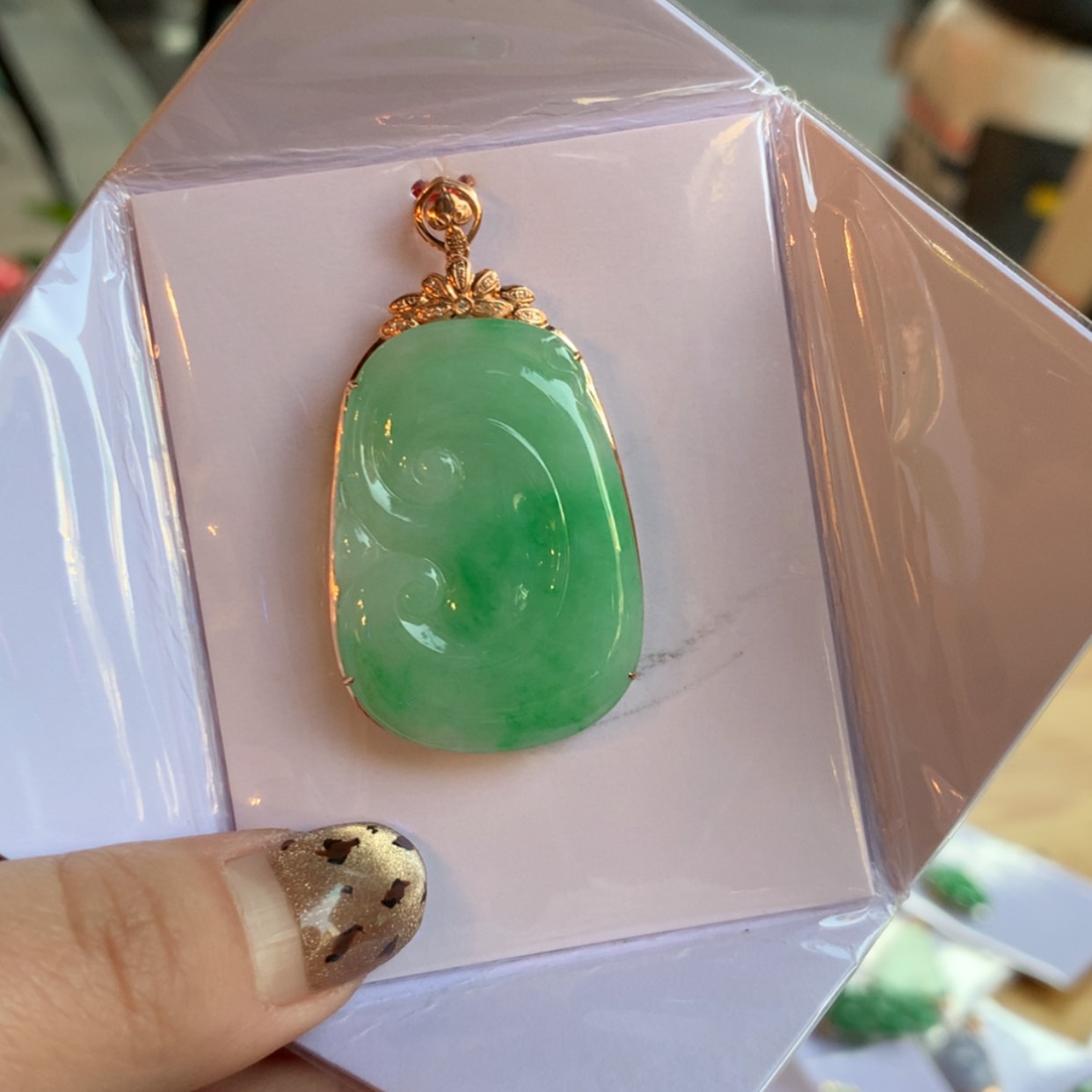 【闪购商品】翡翠颈饰18K金镶嵌如意