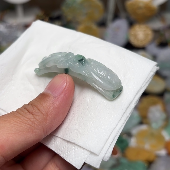 翡翠颈饰未镶嵌吊坠