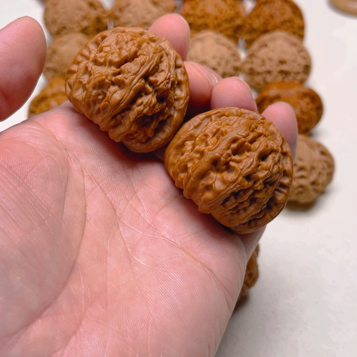 文玩核桃把件精品白狮子 边41.5大肚编号2535