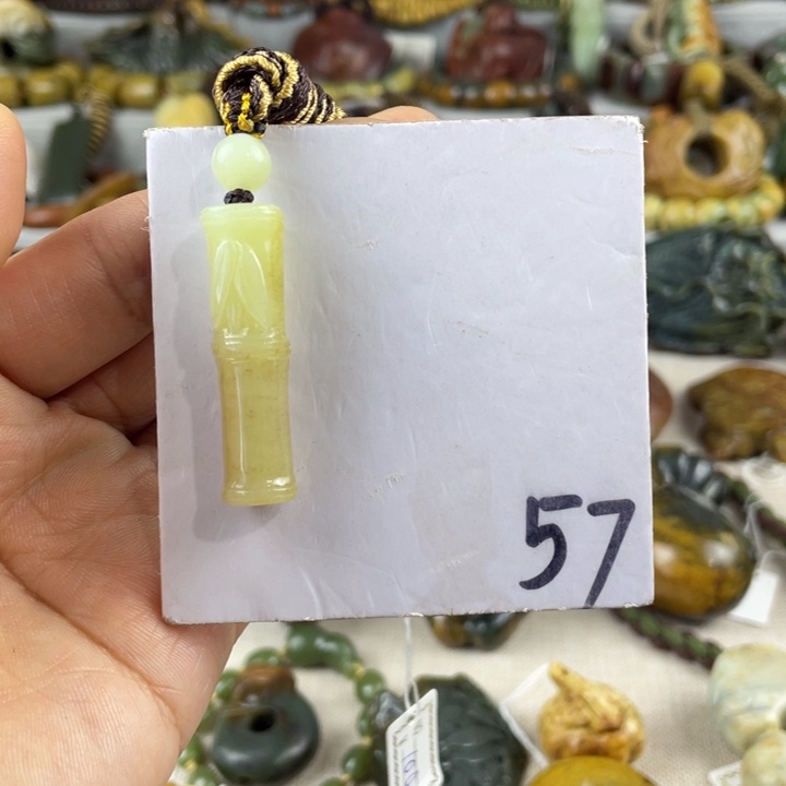 岫岩老玉（透闪石质玉）未镶嵌珠宝奇石